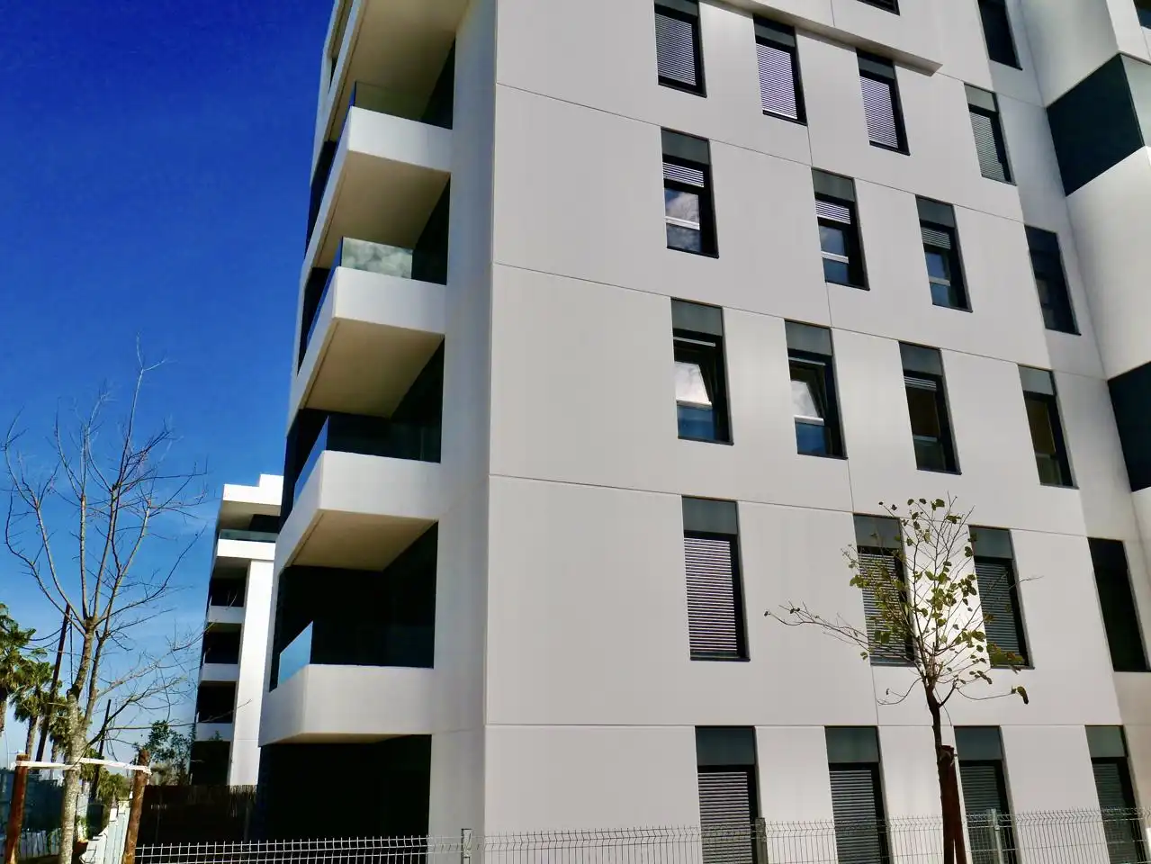 Flat for rent in Ángel Ojeda Avilés, Entrenúcleos