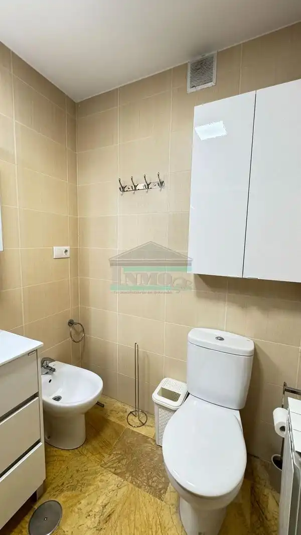 Bathroom of Flat for rent in Armilla  with Air Conditioner, Furnished and Oven