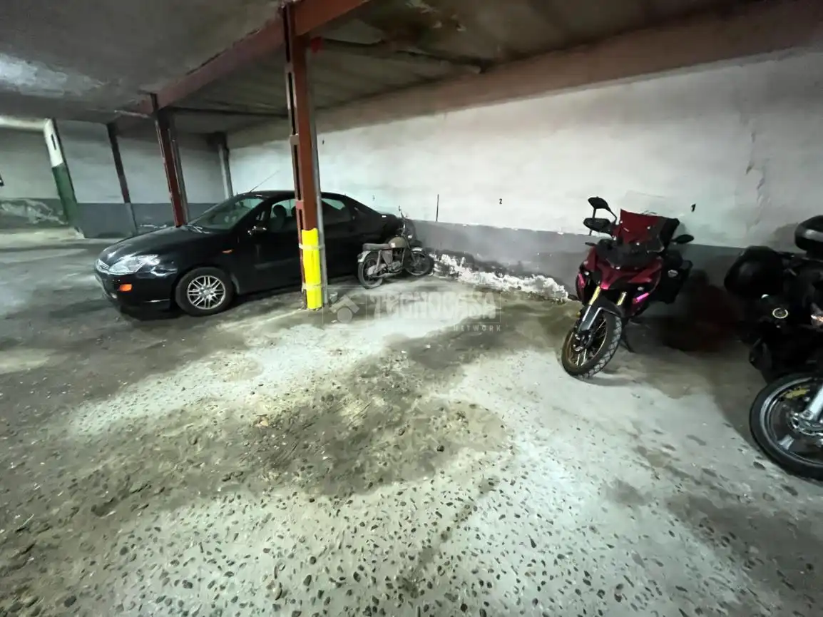 Parking de Garaje en venta en Loeches