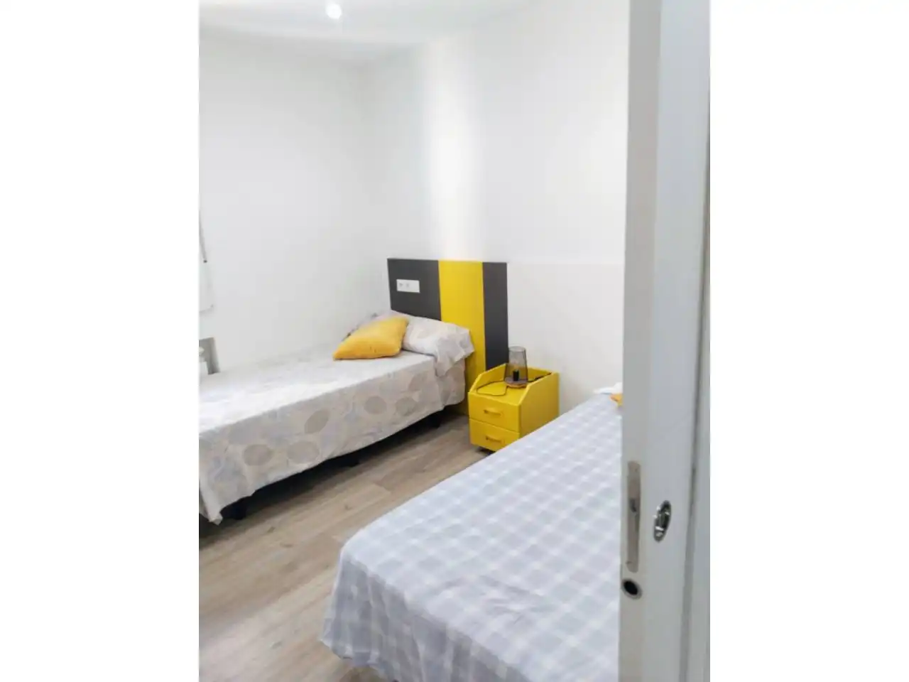 Bedroom of Flat for rent in Burgos  with Heating and Furnished