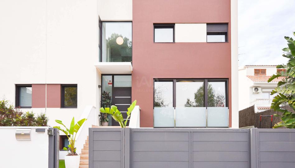 Photo 1 of Single-family semi-detached for sale in Mas d'En Serra - Els Cards, Barcelona