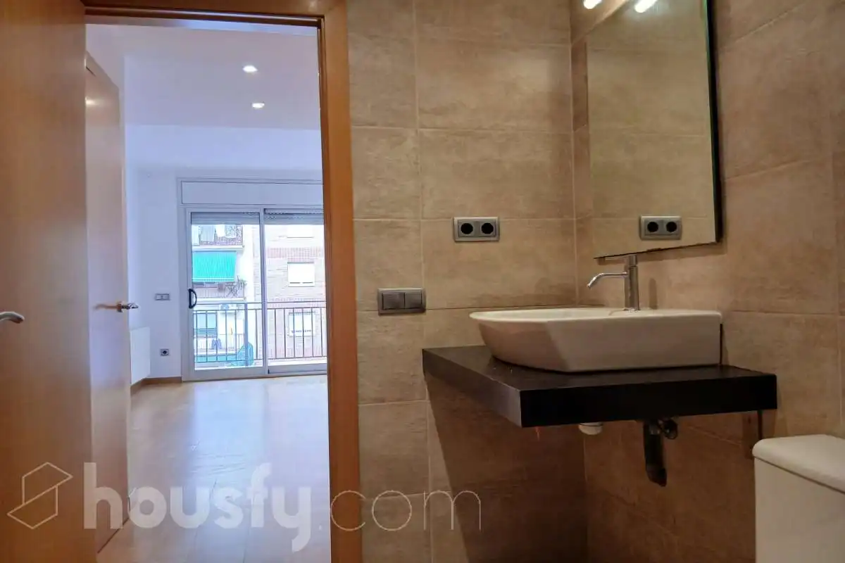 Bathroom of Flat for rent in Barcelona  with Air Conditioner, Heating and Parquet flooring