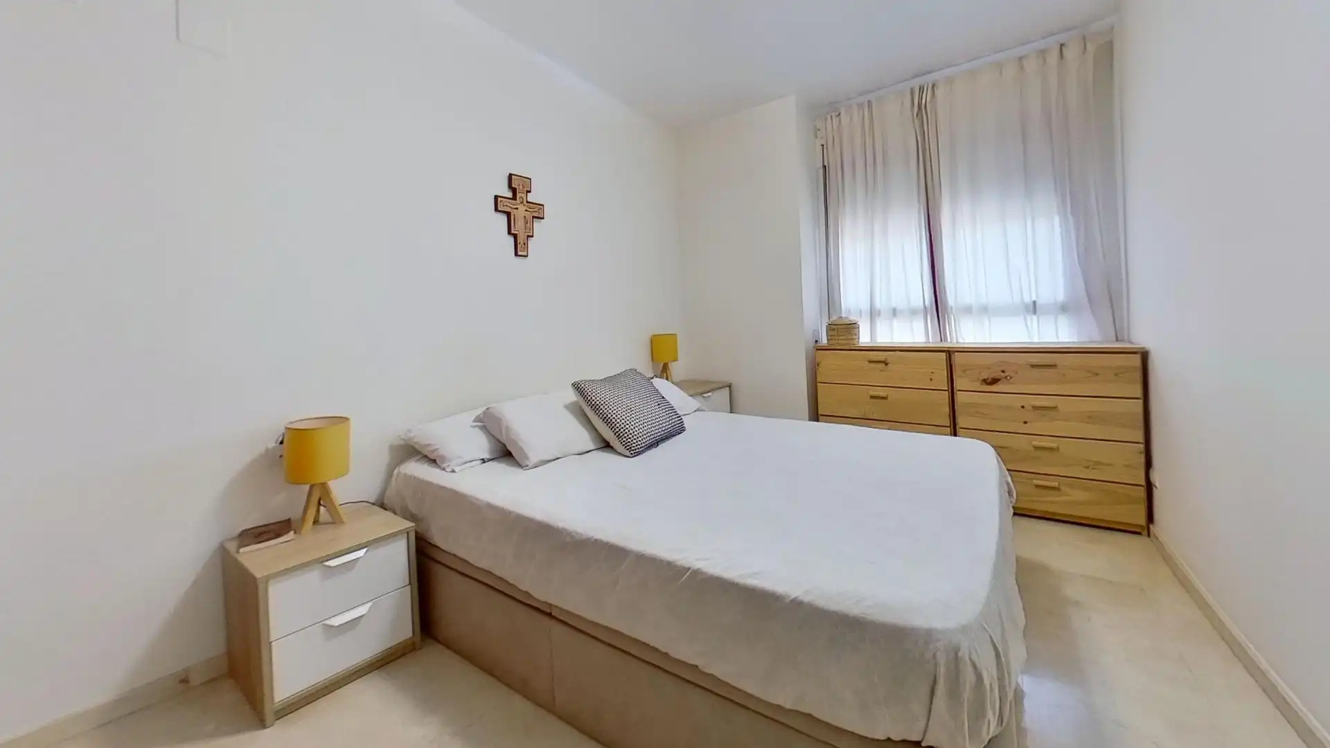 Schlafzimmer von Wohnung zum Verkauf in Valencia mit Klimaanlage, Privatgarten und Terrasse