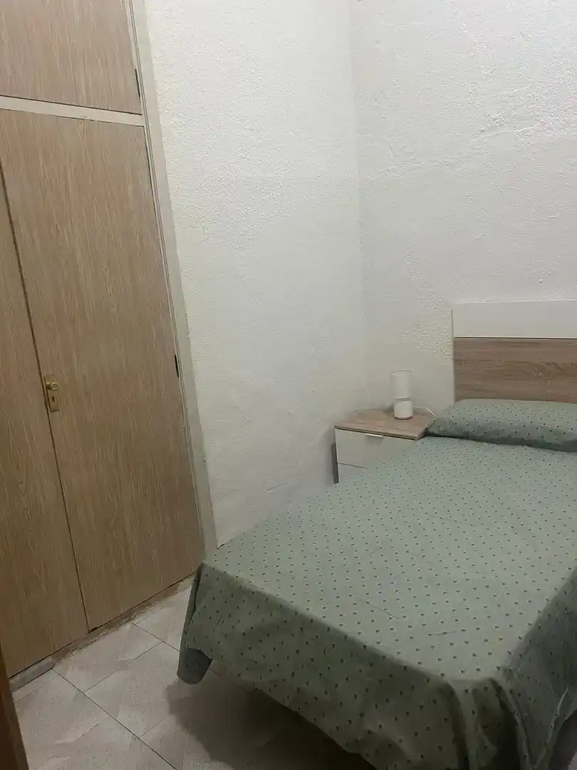Schlafzimmer von Erdgeschoss zur Miete in Valencia mit Klimaanlage und Möbliert