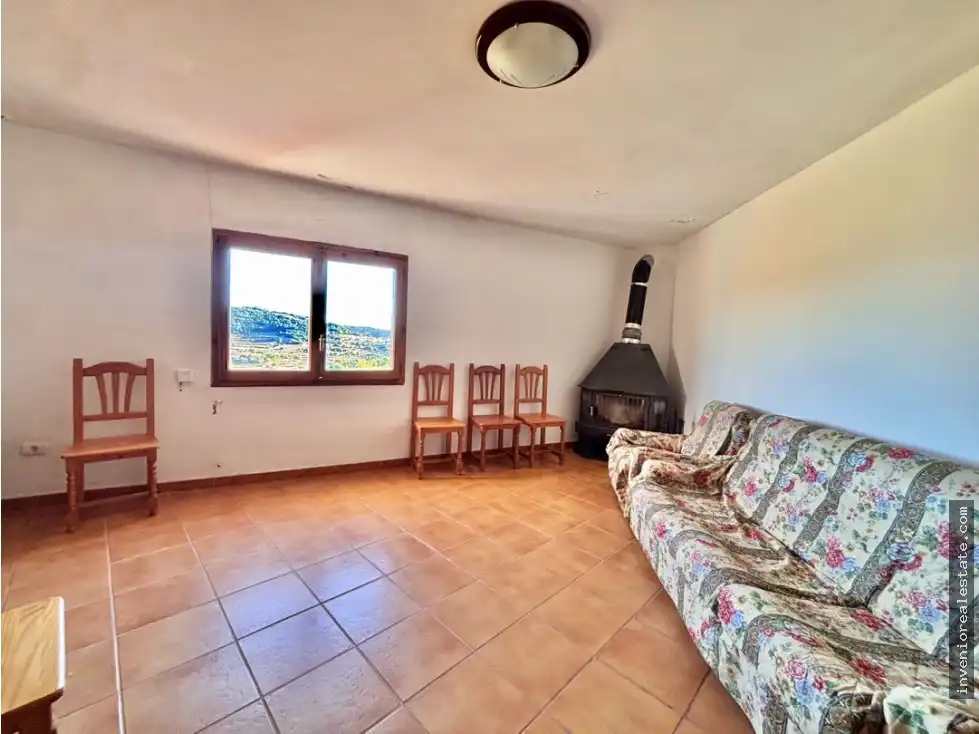 Sala de estar de Edificio en venta en Vistabella del Maestrazgo