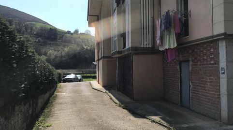 Ponemos a la venta esta plaza de garaje situada en Treceño. Plaza de 10,80 metros dentro de garaje cerrado. Gastos e Impuestos no, imatge 3