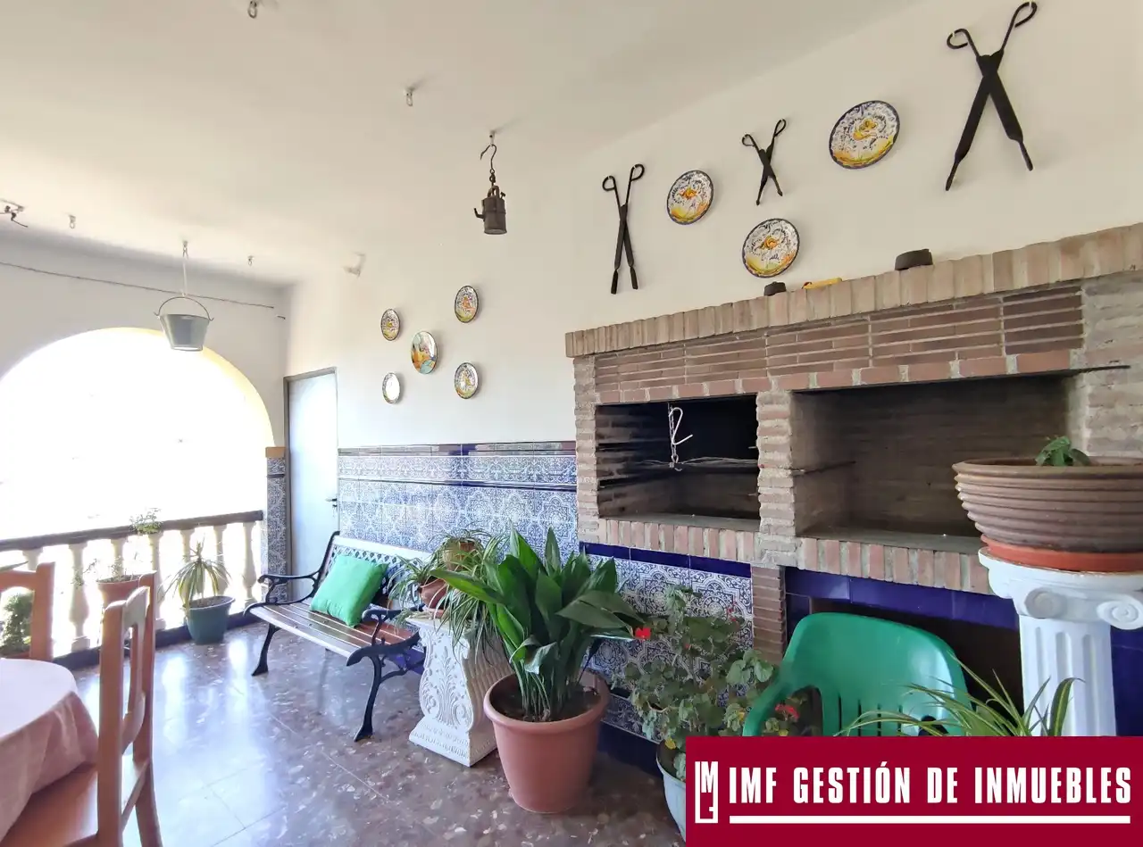 Finca rústica en venta en Canillas de Aceituno con Jardín privado, Terraza y Amueblado