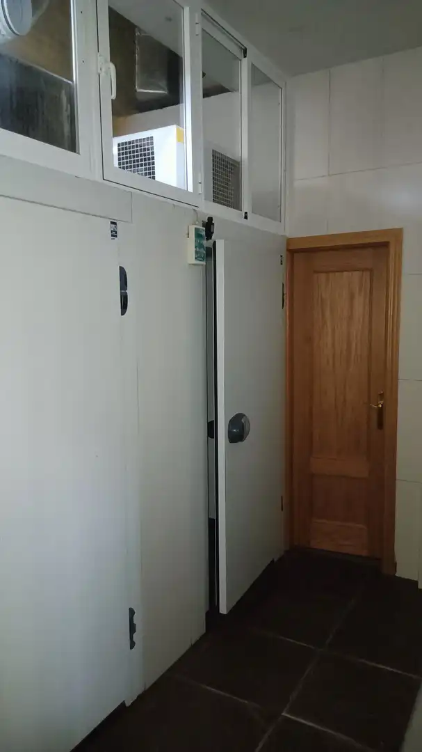 Local en venta en Calle de la Alcarria, Los Valles - Sanz Vázquez - El Fuerte