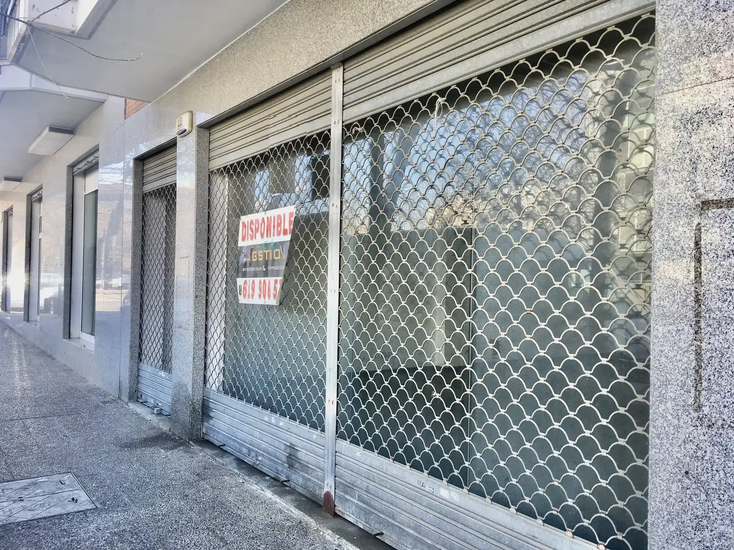 Local en venda a Carrer Salvador Dabau i Caussa, 8, Sant Narcís