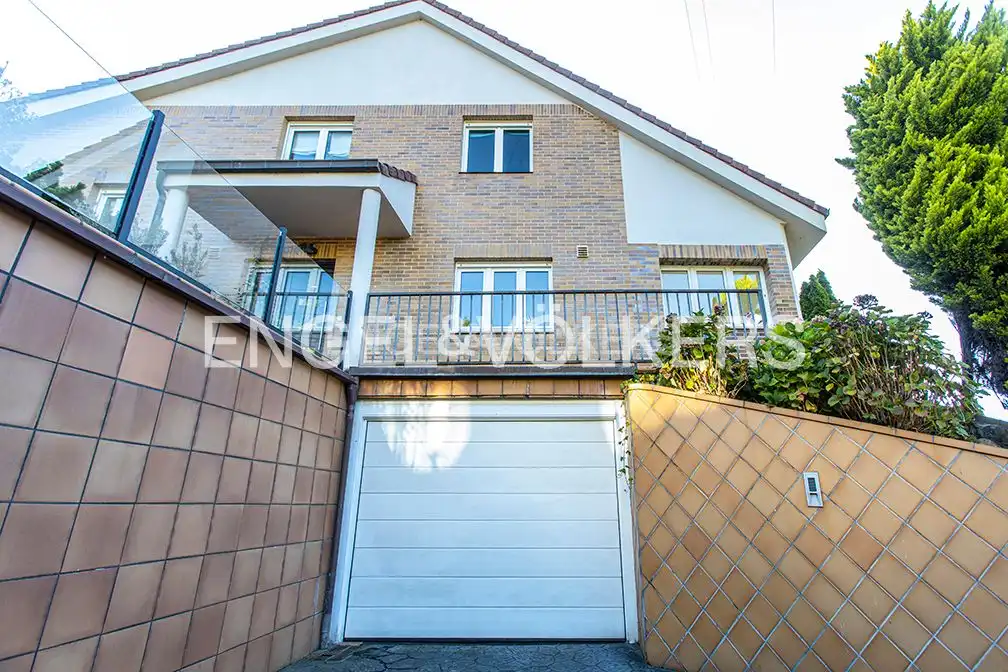 Vista exterior de Casa o chalet en venta en Gijón  con Calefacción, Jardín privado y Terraza