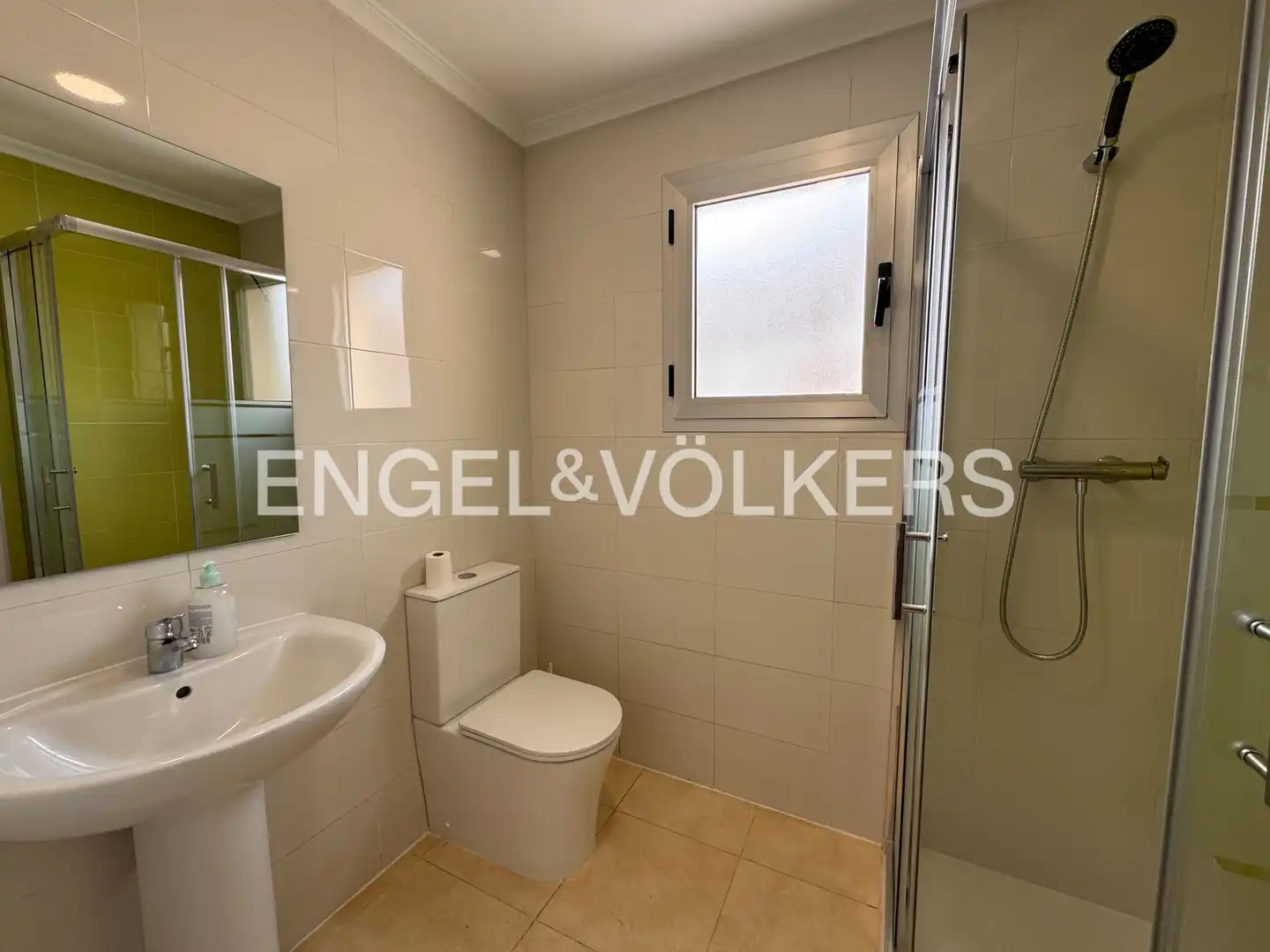 Badezimmer von Wohnung zur Miete in Dénia mit Klimaanlage, Heizung und Balkon