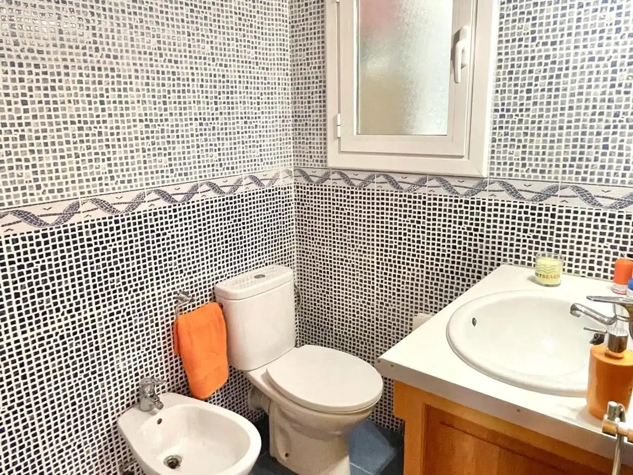 Baño de Piso en venta en Salou con Terraza, Amueblado y Piscina comunitaria
