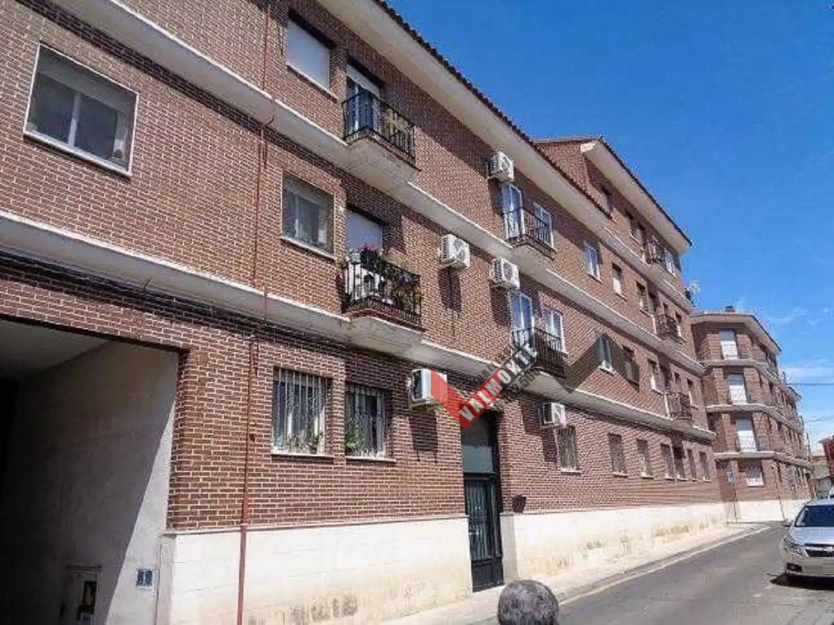 Vista exterior de Pis en venda en Fuensalida amb Calefacció i Terrassa