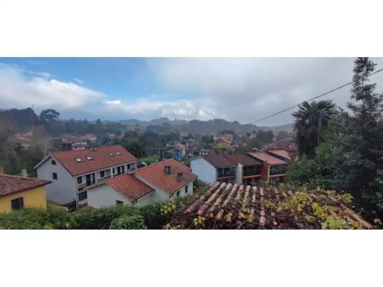 Außenansicht von Einfamilien-Reihenhaus zum Verkauf in Llanes mit Heizung, Privatgarten und Terrasse