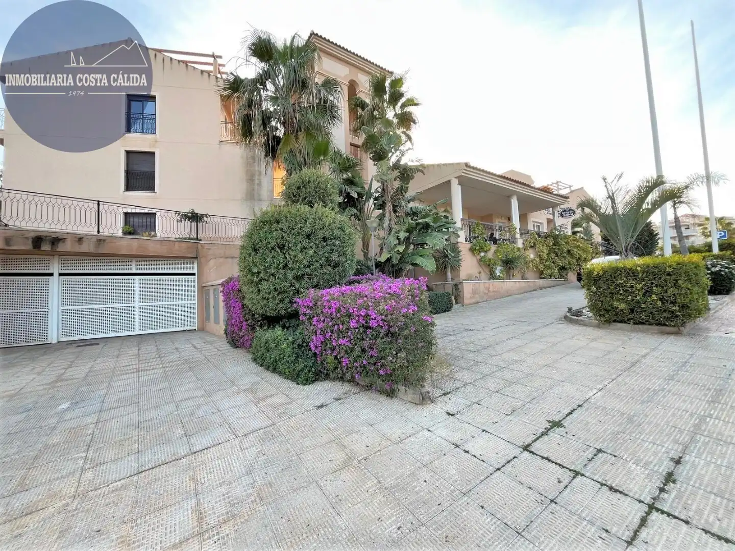 Vista exterior de Apartament en venda en Águilas amb Aire condicionat, Calefacció i Jardí privat