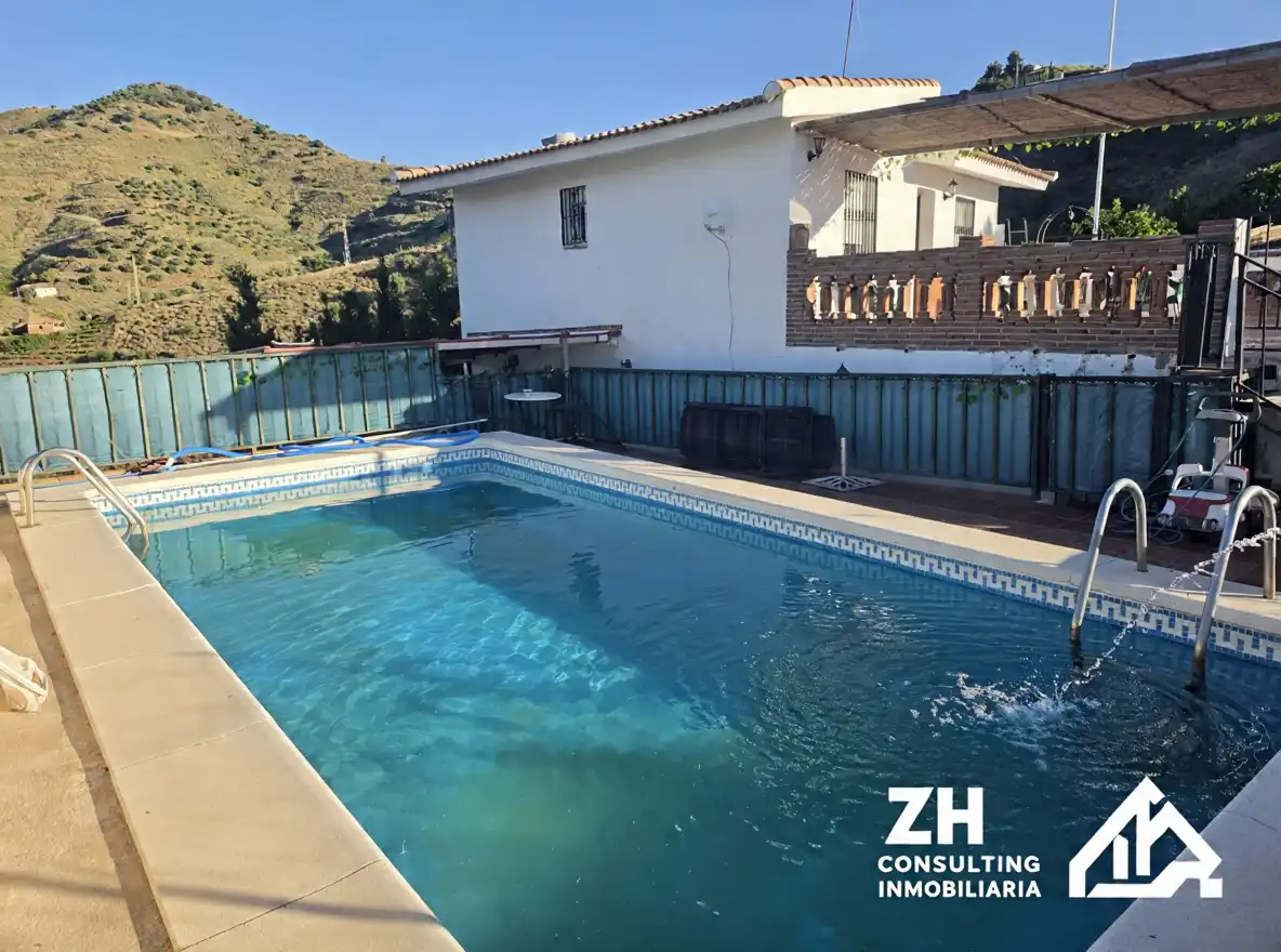 Country house with pool for sale in Calle Carril 0