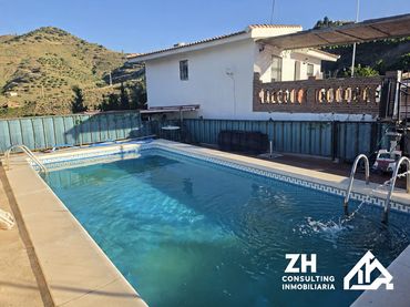 Casa rústica con piscina en venta en Calle Carril 0