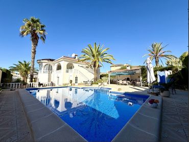 Detached house with pool for sale in Ciudad Quesada