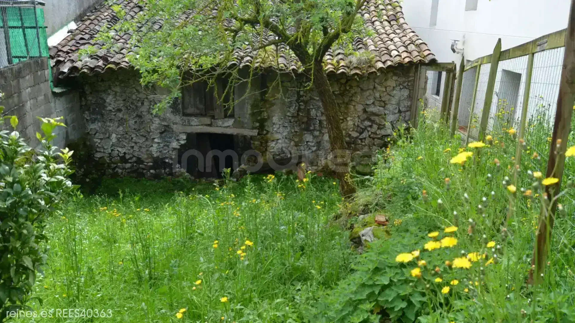 Casa o xalet en venda en Ribadedeva amb Jardí privat