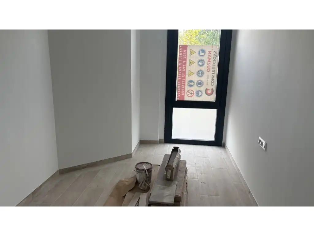 Erdgeschoss zum Verkauf in Manlleu, Barcelona