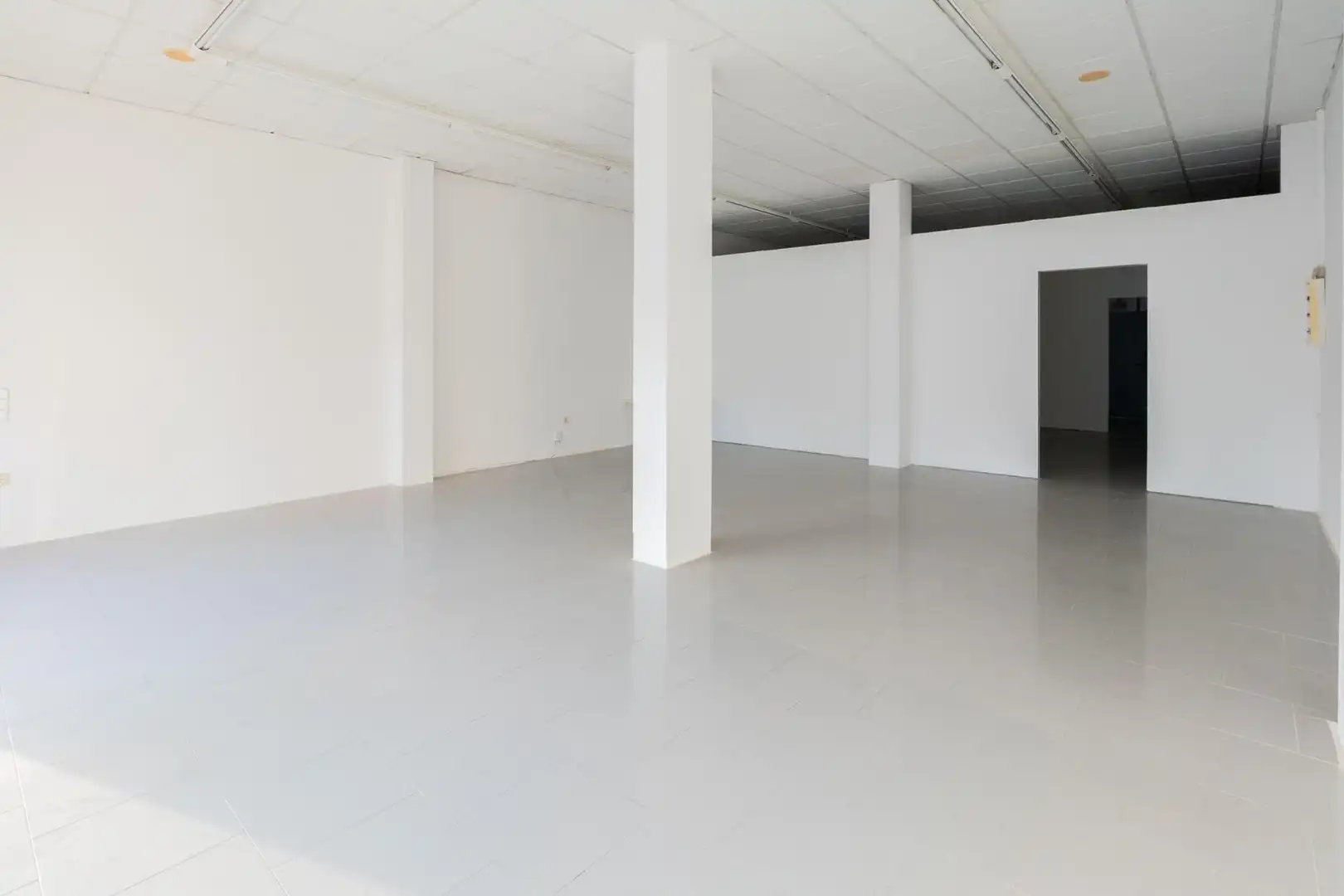 Business premises for sale in Avenida dels Germans Carsi, imagen 3