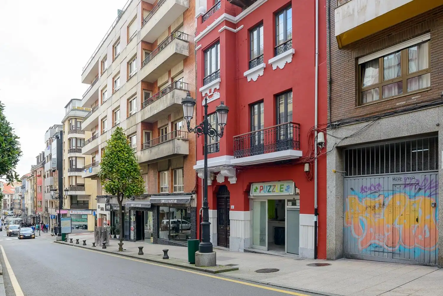 Vista exterior de Local de lloguer en Oviedo 