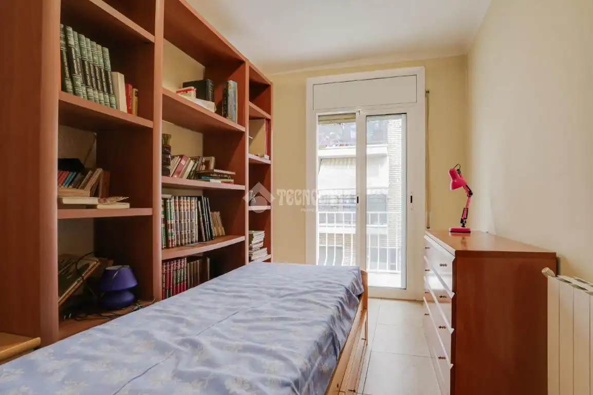 Habitación de Piso en venta en Mollet del Vallès con Amueblado y Balcón