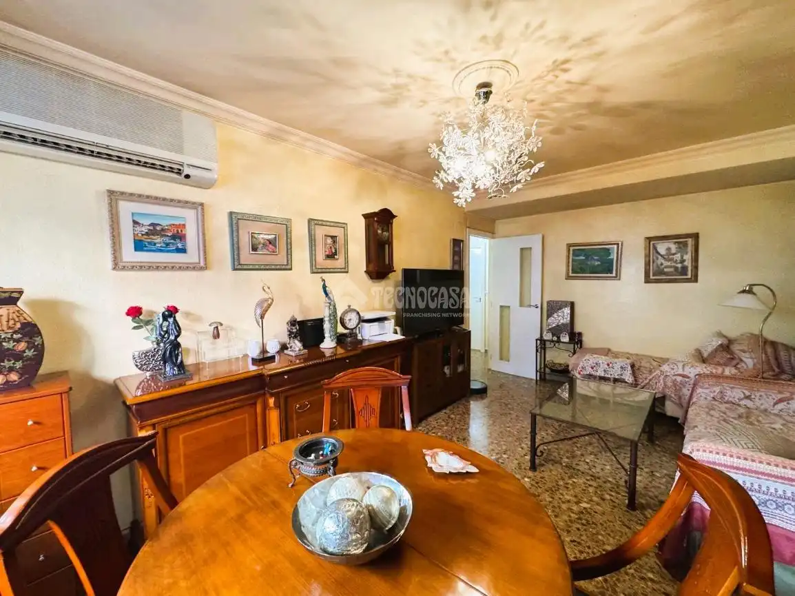 Sala d'estar de Pis en venda en Zaragoza