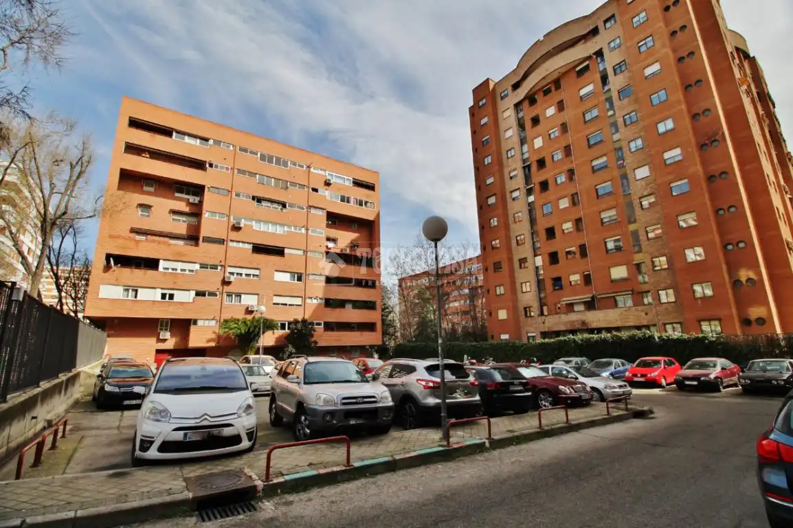 Vista exterior de Pis en venda en Madrid amb Aire condicionat i Calefacció