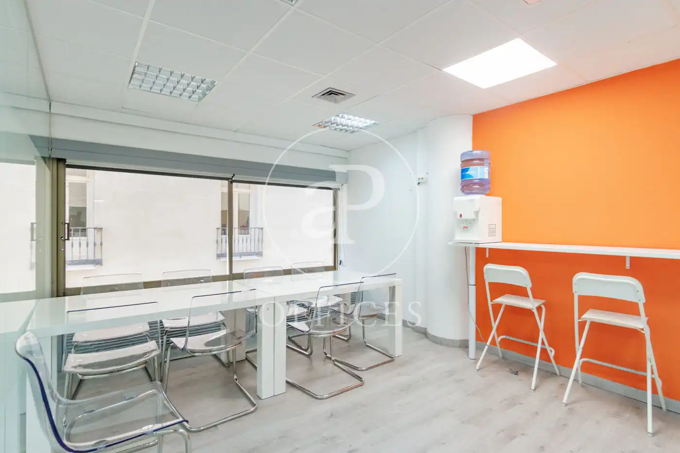 Office for rent in Madrid  with Air Conditioner