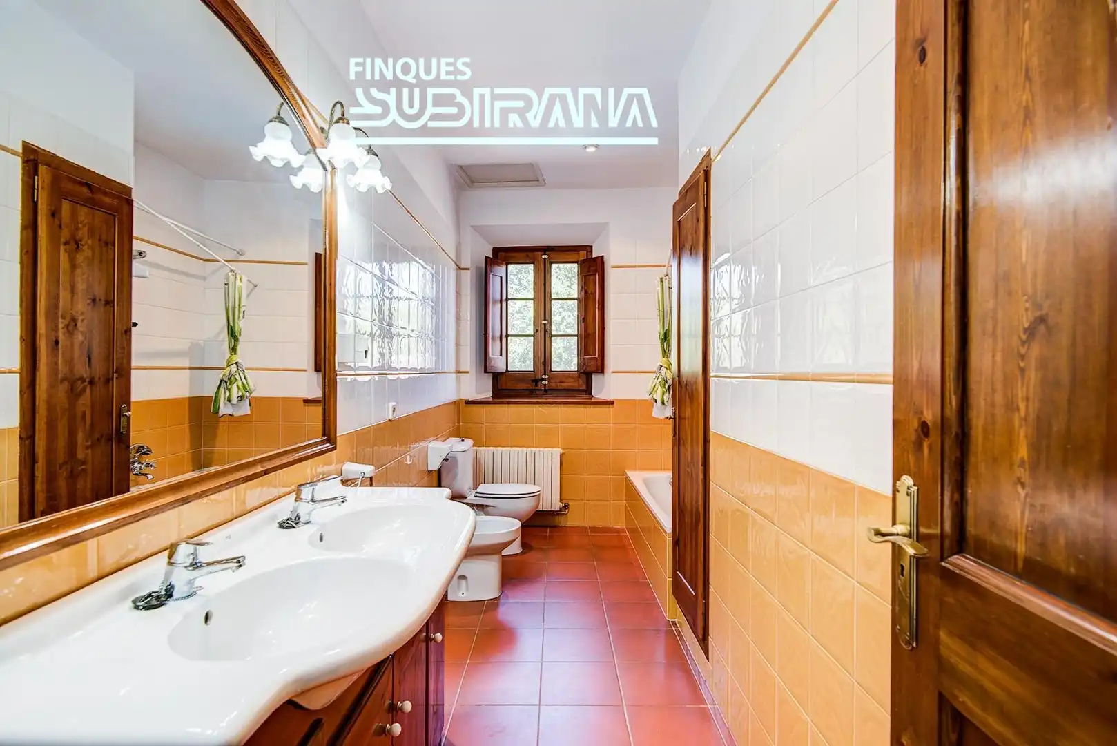 Baño de Finca rústica en venta en Igualada con Calefacción, Jardín privado y Terraza