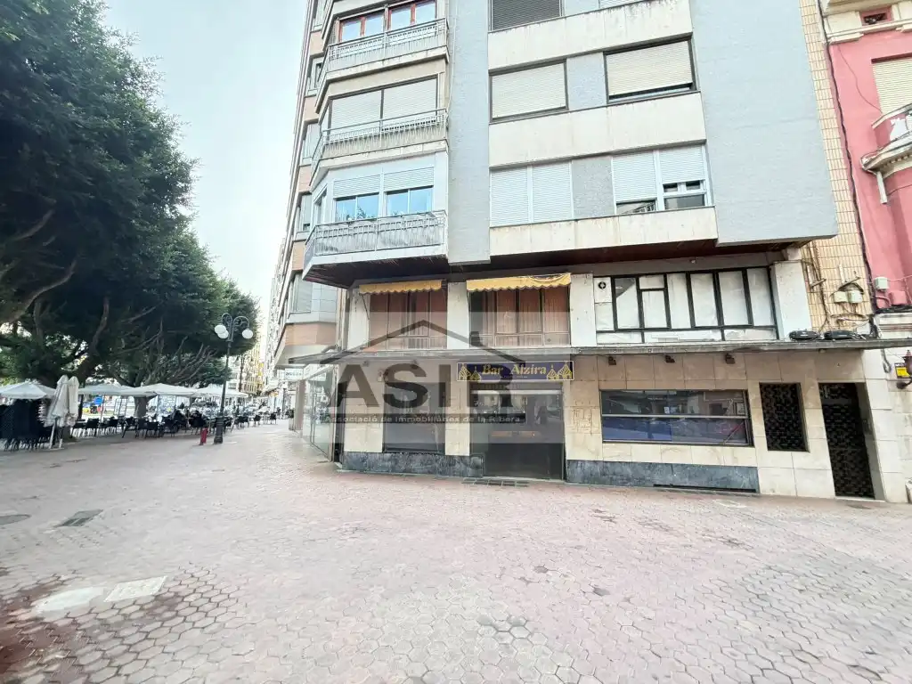 Vista exterior de Local de alquiler en Alzira