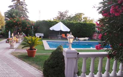 Piscina de Casa o xalet en venda en Torrejón del Rey amb Calefacció, Parquet i Terrassa