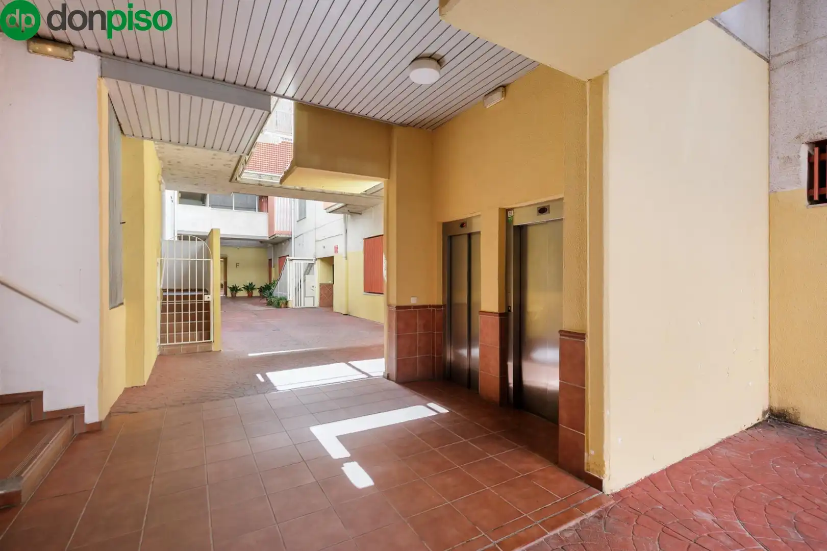 Flat for sale in Granada  with Air Conditioner, Terrace and Balcony