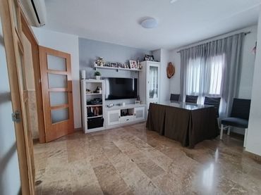 Pis amb balcó en venda a REAL