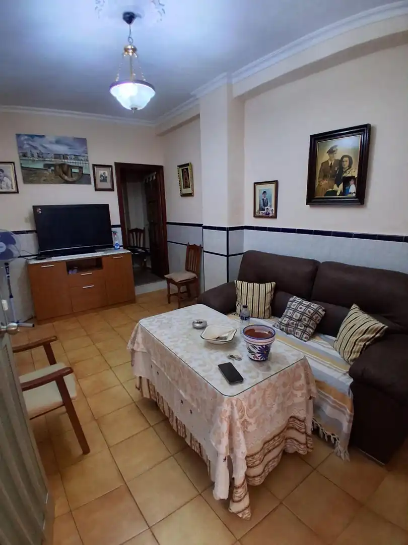 Sala d'estar de Planta baixa en venda en Coria del Río