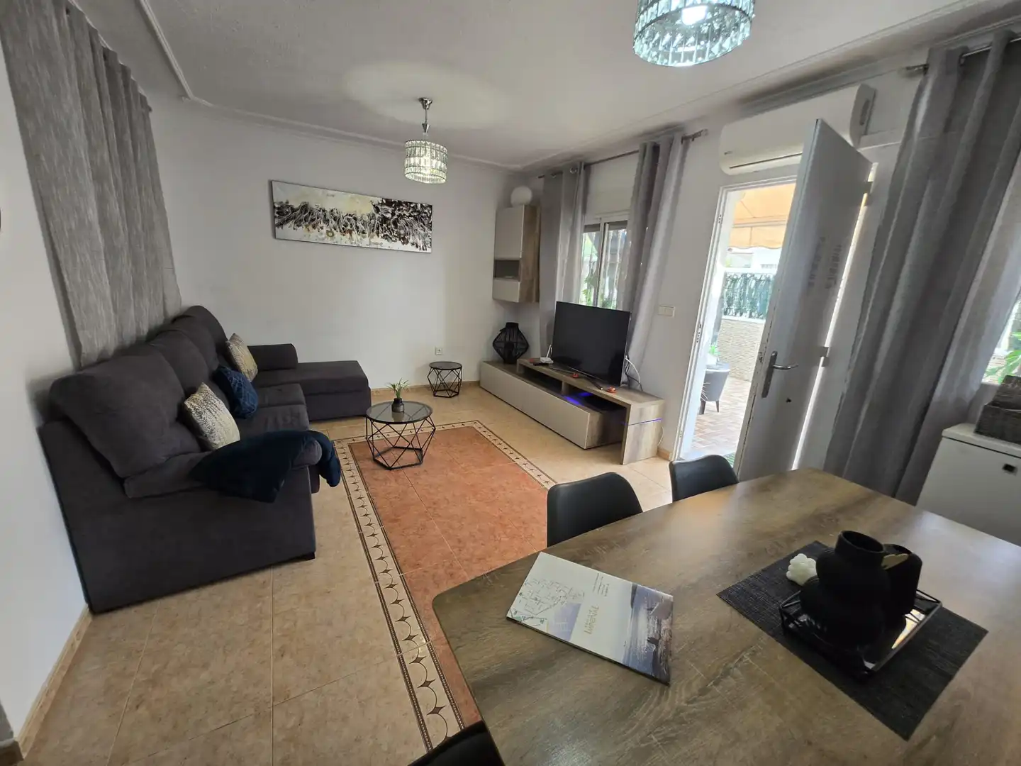 Casa bifamiliare con terrazza in vendita a Calle de las Azucenas 744
