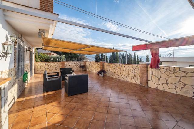 Casa-chalet en Venta en Huétor Vega