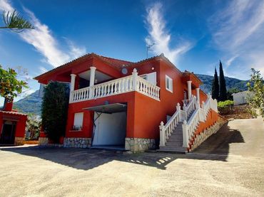 Casa con jardín en venta en Corral de Calafat 26E