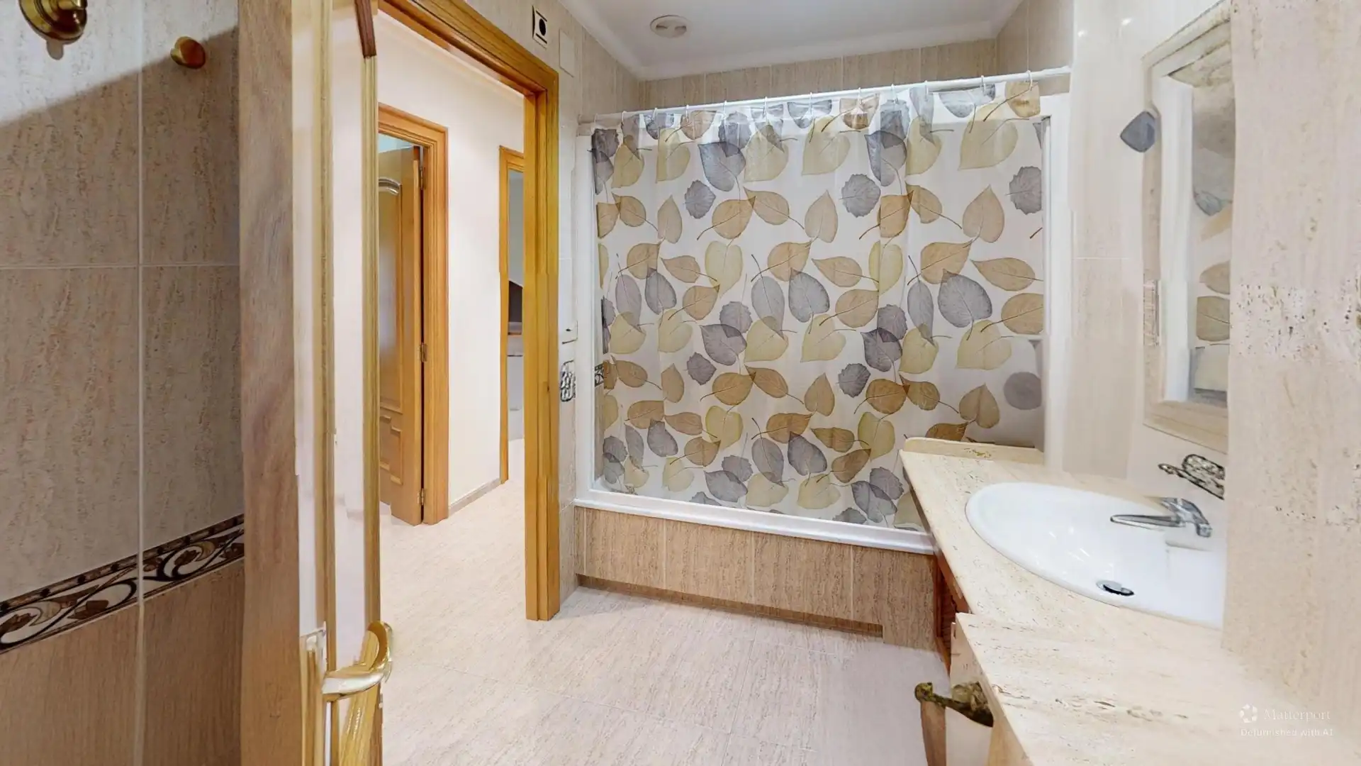 Baño de Piso en venta en Elche / Elx con Aire acondicionado, Amueblado y Balcón