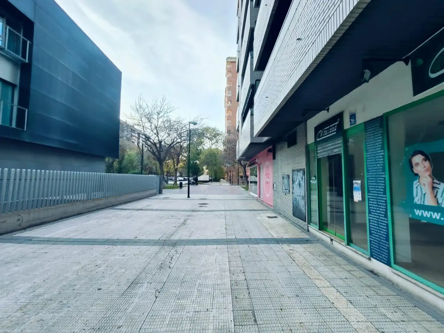 Vista exterior de Local de lloguer en Zaragoza