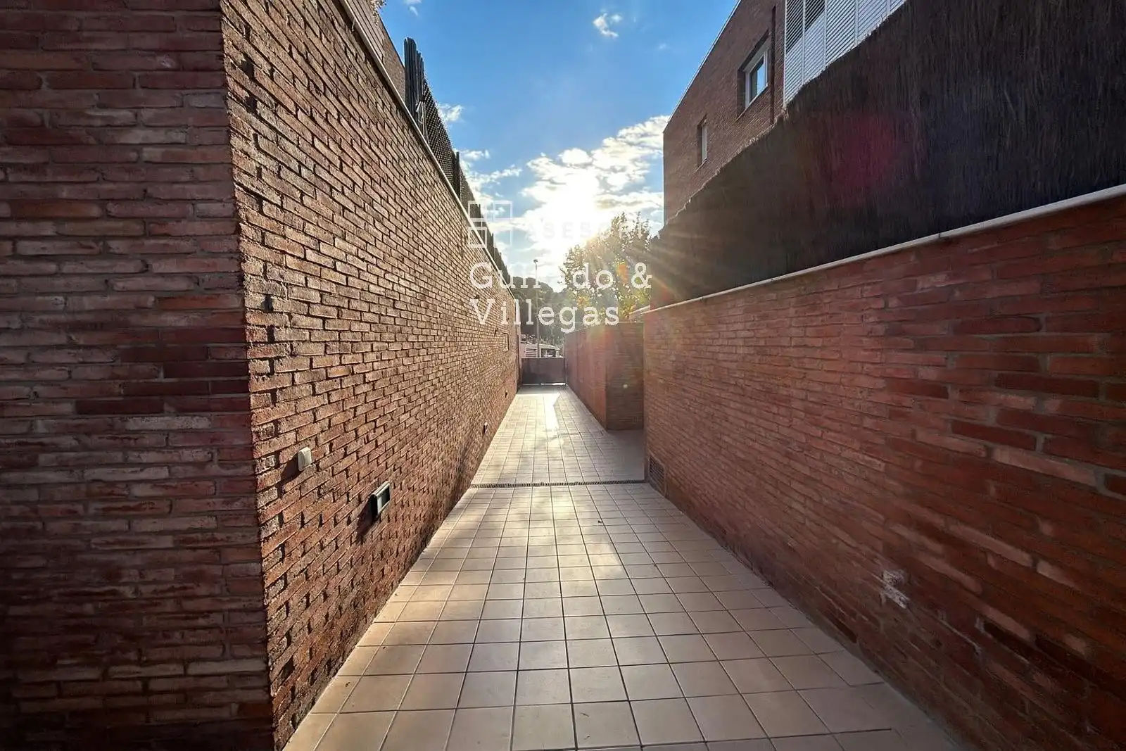 Vista exterior de Piso en venta en Tiana con Piscina y Piscina comunitaria