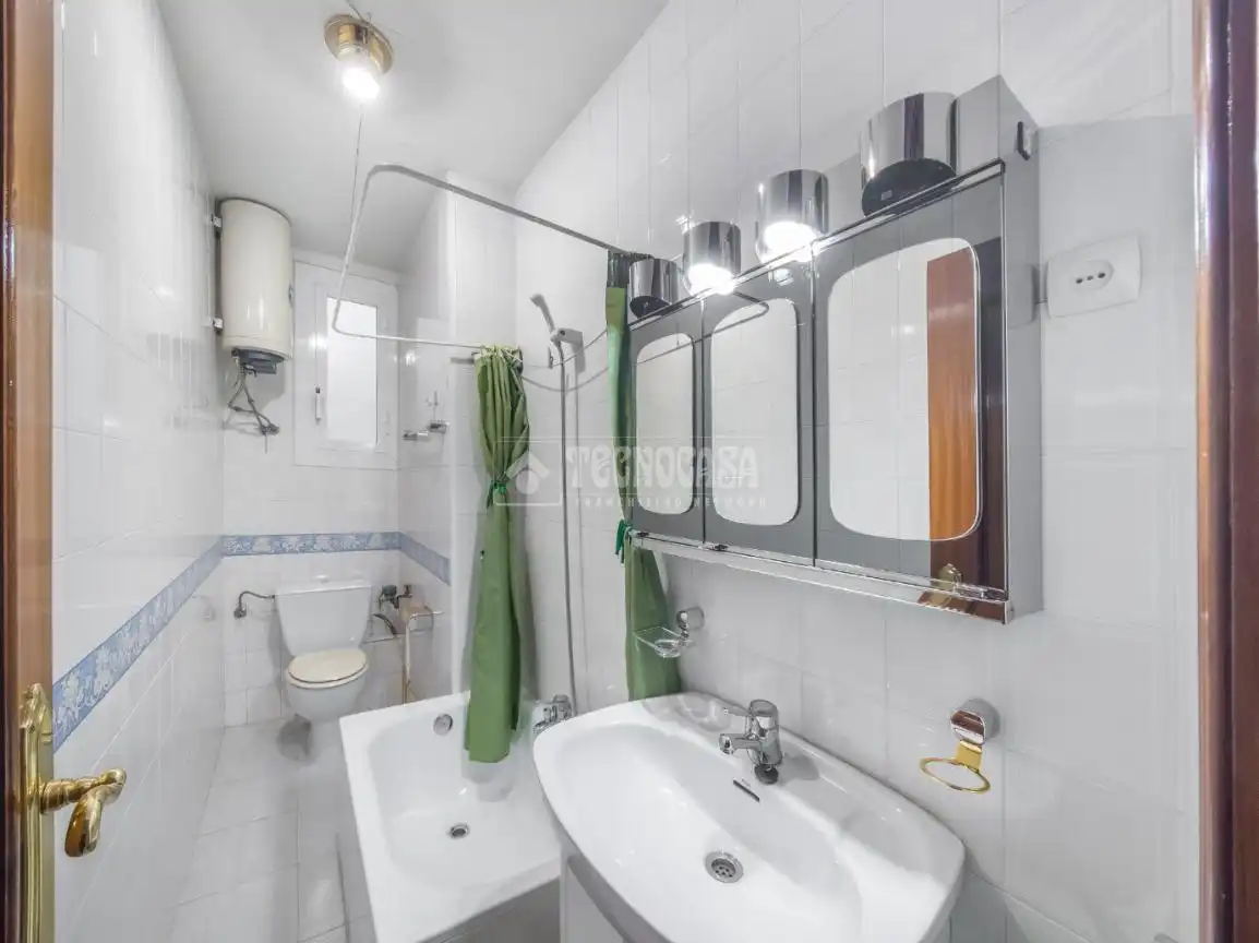 Baño de Piso en venta en Madrid con Aire acondicionado