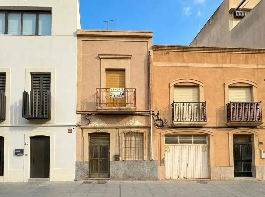 Casa amb terrassa en venda a Avenida de Vilches