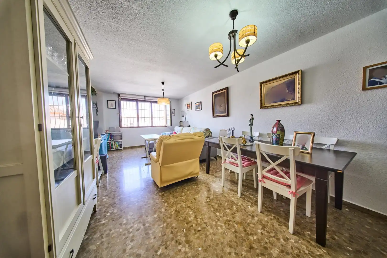 Wohnzimmer von Wohnung zum Verkauf in  Granada Capital mit Privatgarten