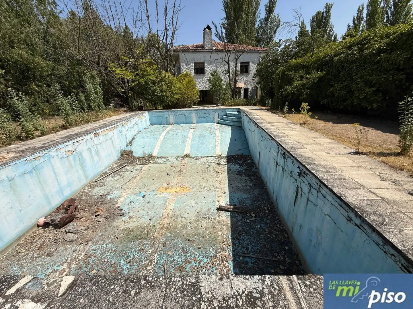 Piscina de Casa o xalet en venda en Cubillas de Santa Marta amb Jardí privat, Terrassa i Traster