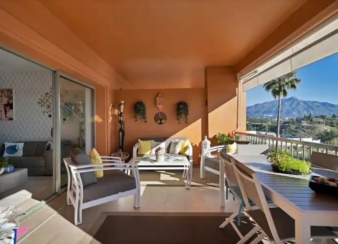 Apartamento con piscina en venta en Calle Pico Alcazaba 21, imagen 2