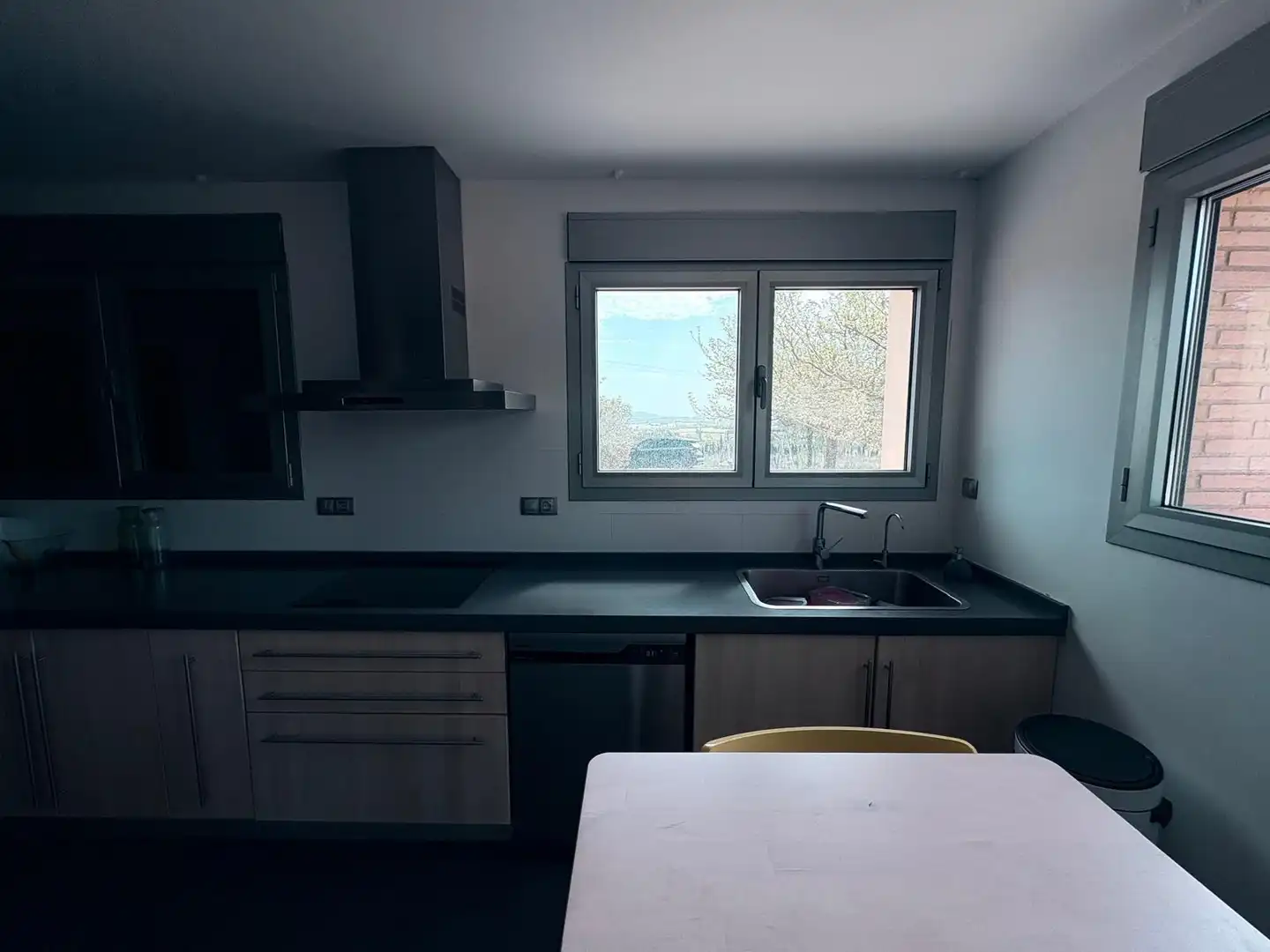 Cuina de Casa o xalet en venda en Almansa amb Calefacció, Jardí privat i Terrassa