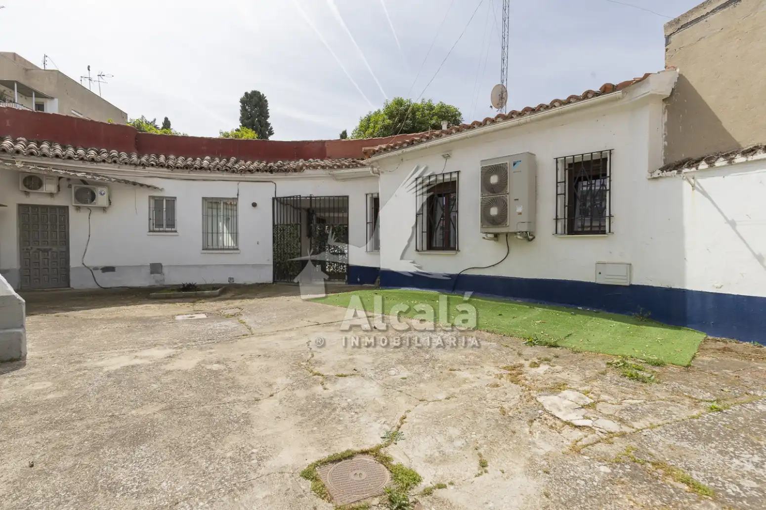Außenansicht von Einfamilien-Reihenhaus zum Verkauf in Alcalá de Henares