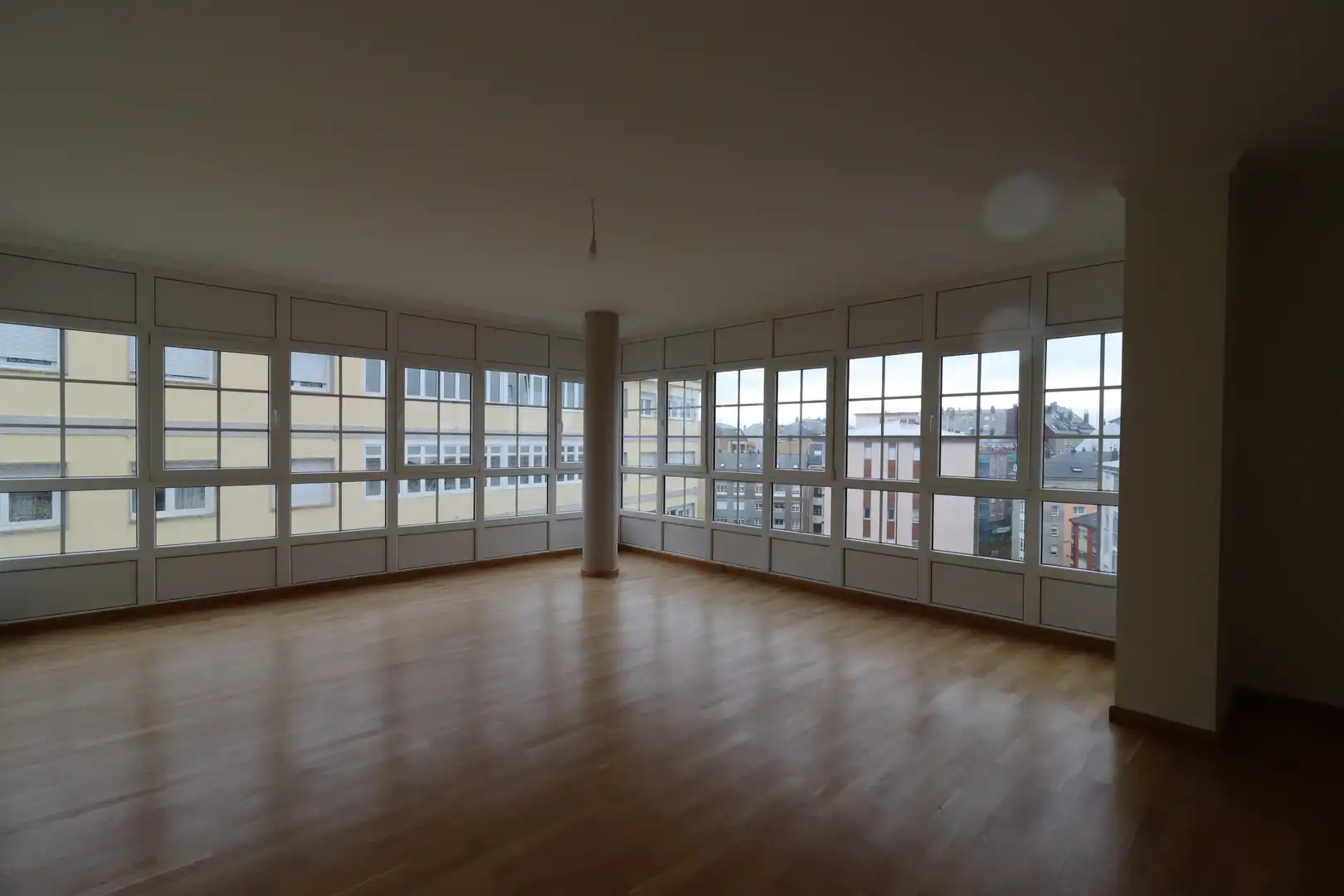 Vista exterior de Dúplex en venda en Lugo amb Calefacció, Parquet i Terrassa
